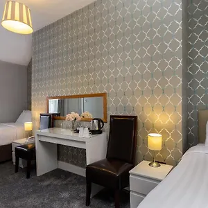 3* Affittacamere Clifden House By Nina